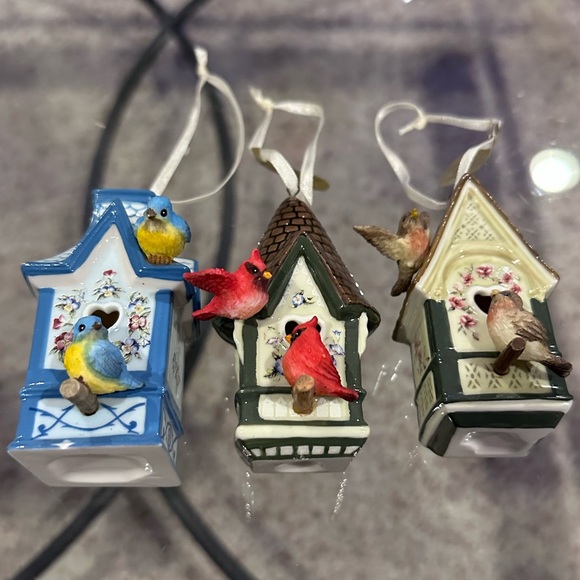 Vintage porcelain Bradford Exchange heirloom birdhouse ornaments - Picture 2 of 13